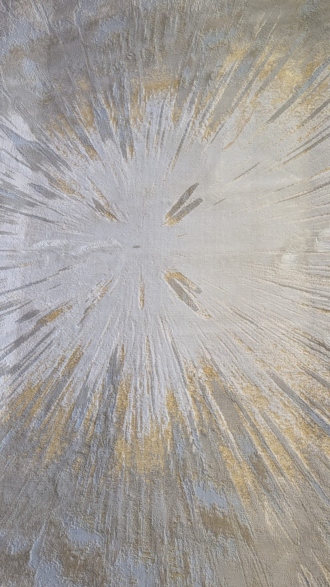 Turkish sunburst design 8x10 rug in ivory, gold and silver